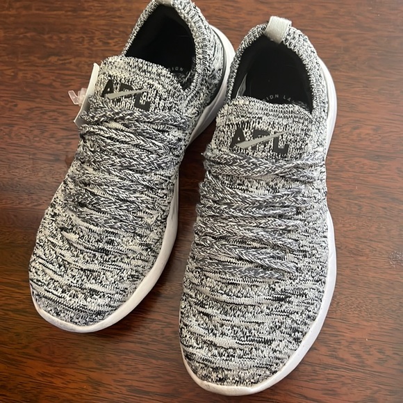 APL - Picture 1 of 3